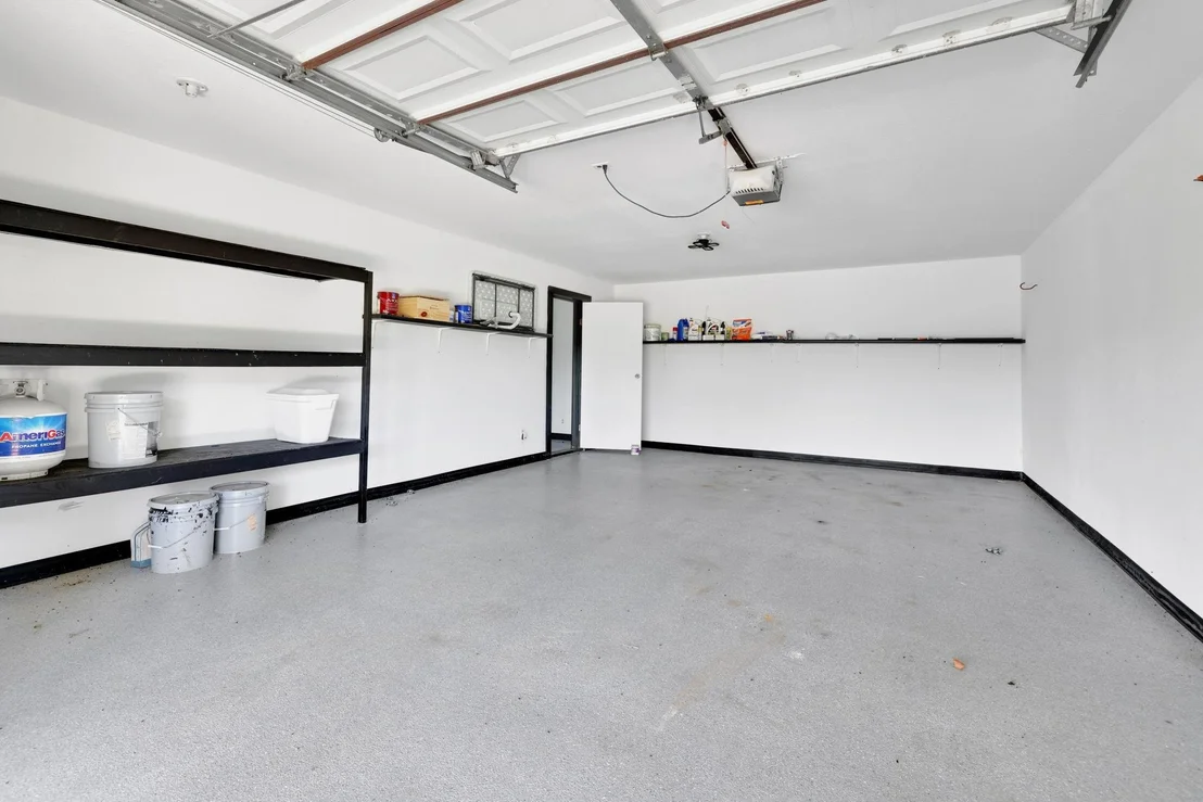 Photo of 930 Paradise Drive