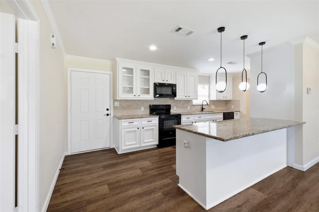 Photo of 340 Oak Ridge Drive