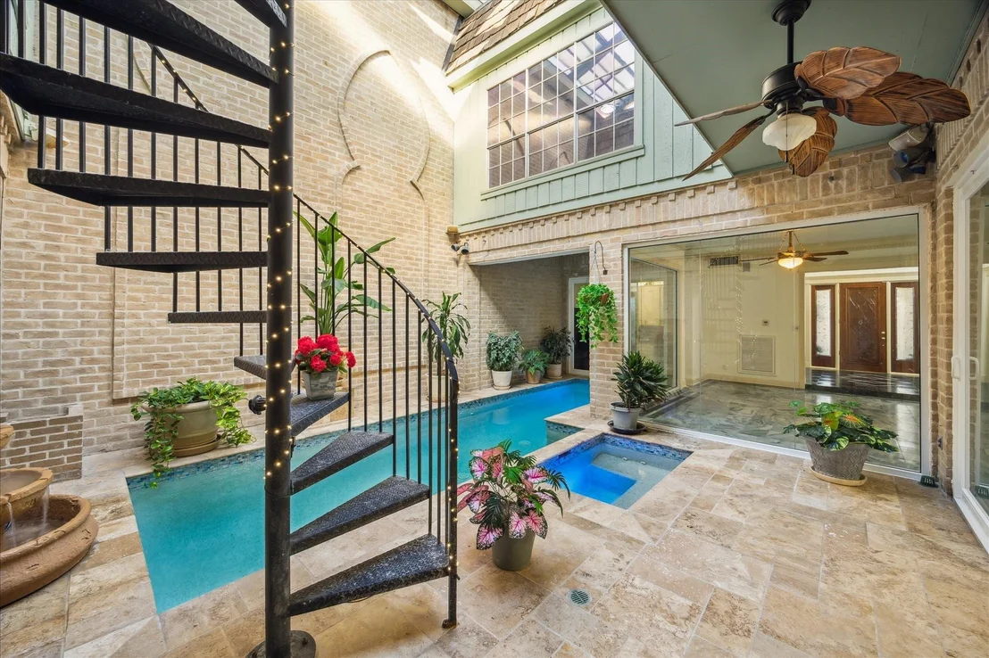 Photo of 45 Bayou Pointe Drive