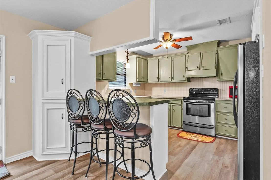 Photo of 13677 Hillcrest Manor Drive