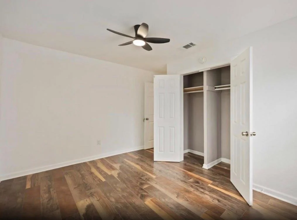 Photo of 6043 Lyndhurst Drive