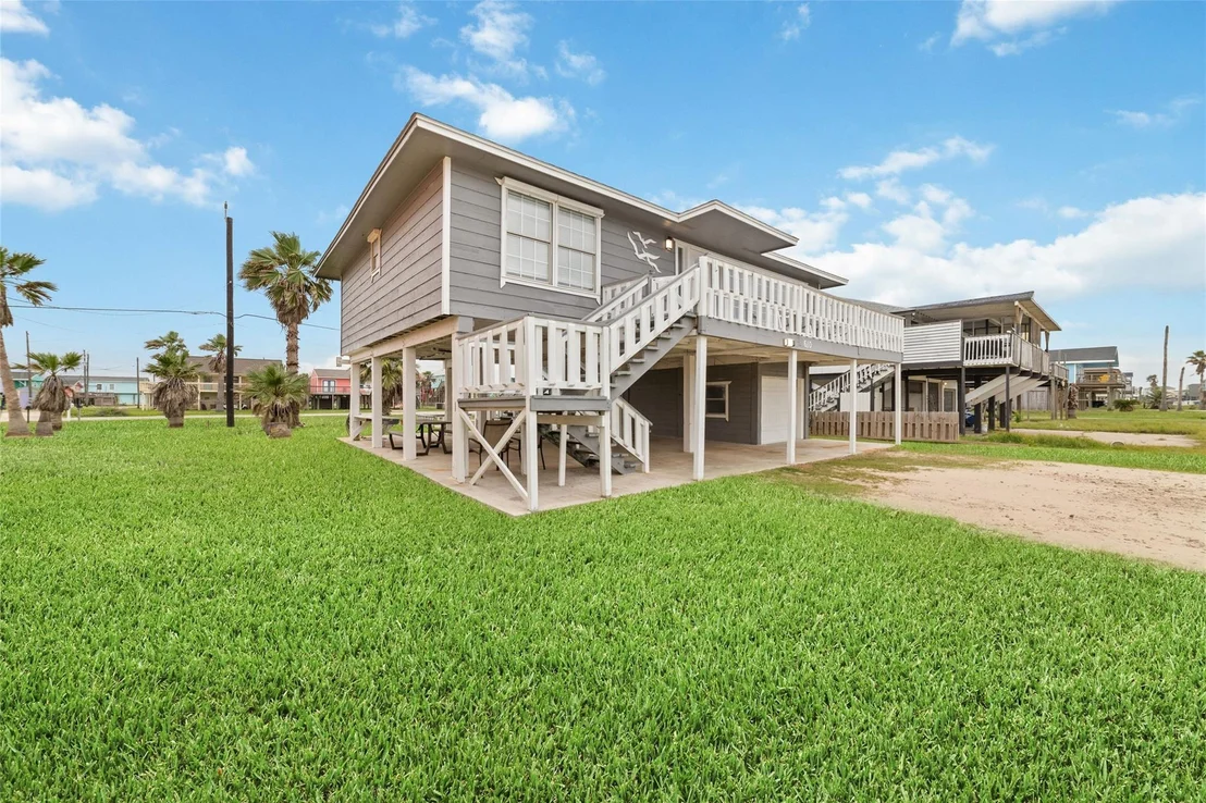 Photo of 610 Seashell Drive