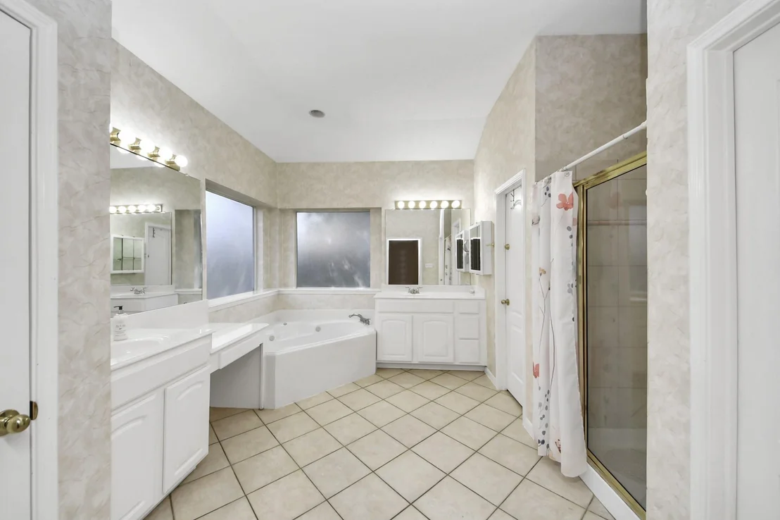 Photo of 6204 Raintree Drive