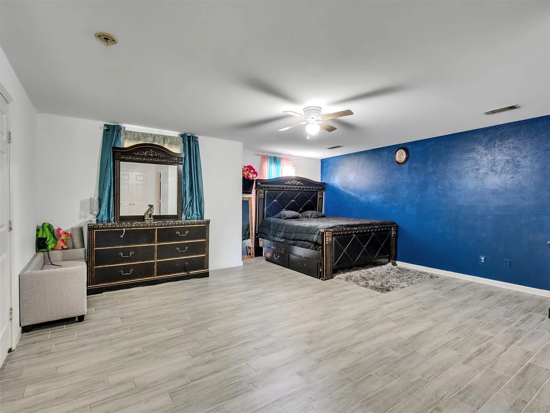 Photo of 7923 Glenview Drive