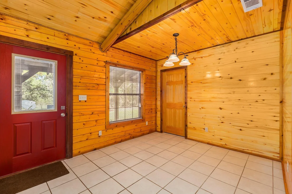 Photo of 1152 Loving Road