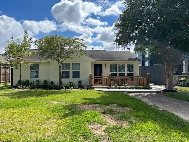 Photo of 1635 Chippendale Road