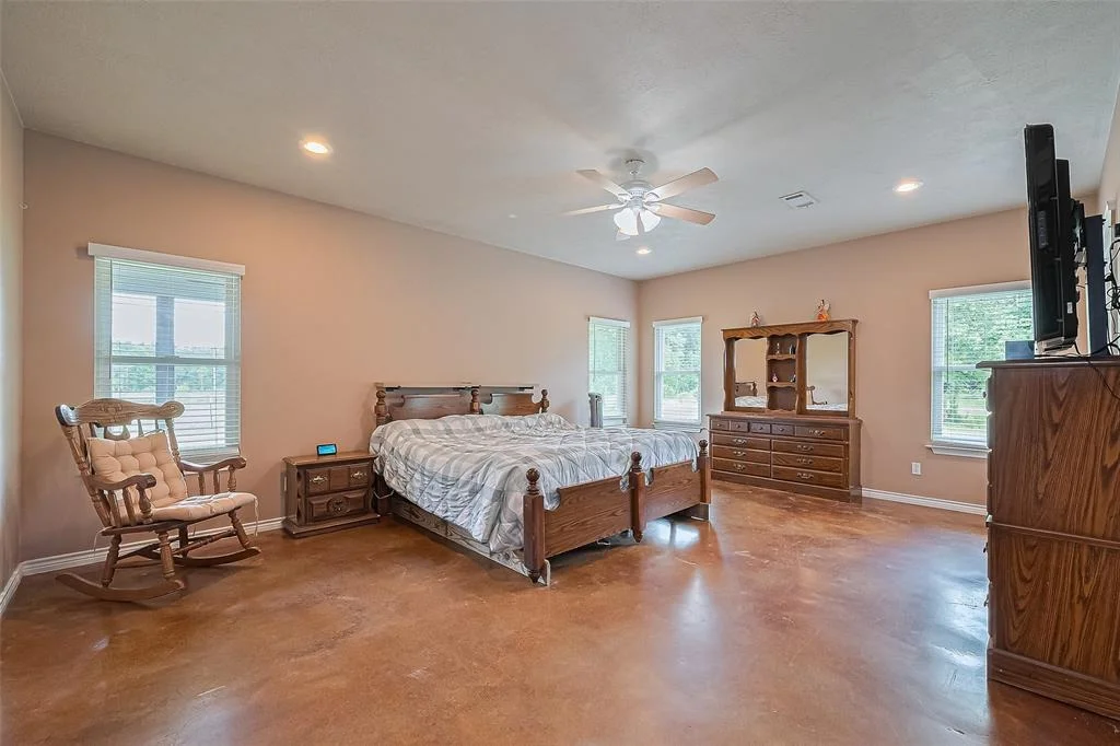 Photo of 5396 Duff Road