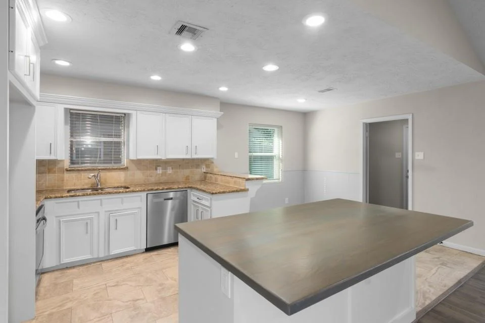 Photo of 5618 Willowbend Boulevard