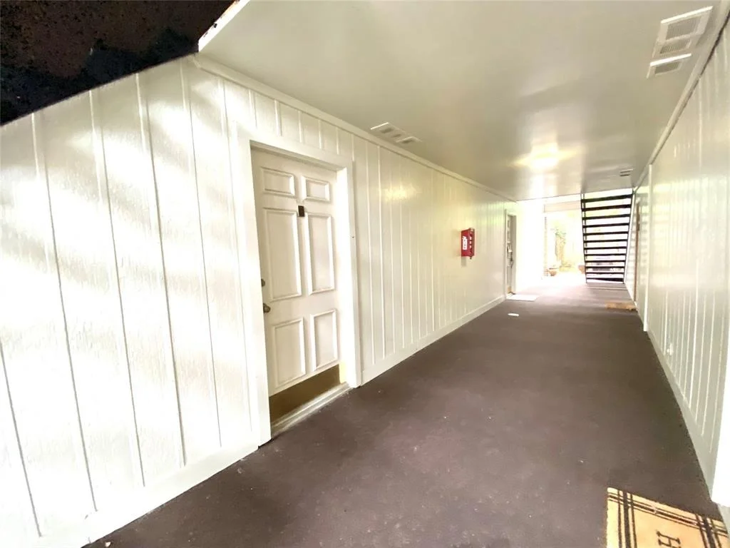 Photo of Unit 11 at 7575 Katy Freeway