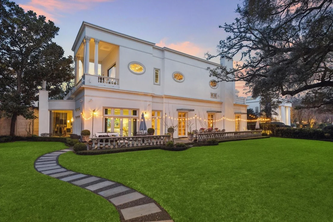 Photo of 20 Sunset Boulevard