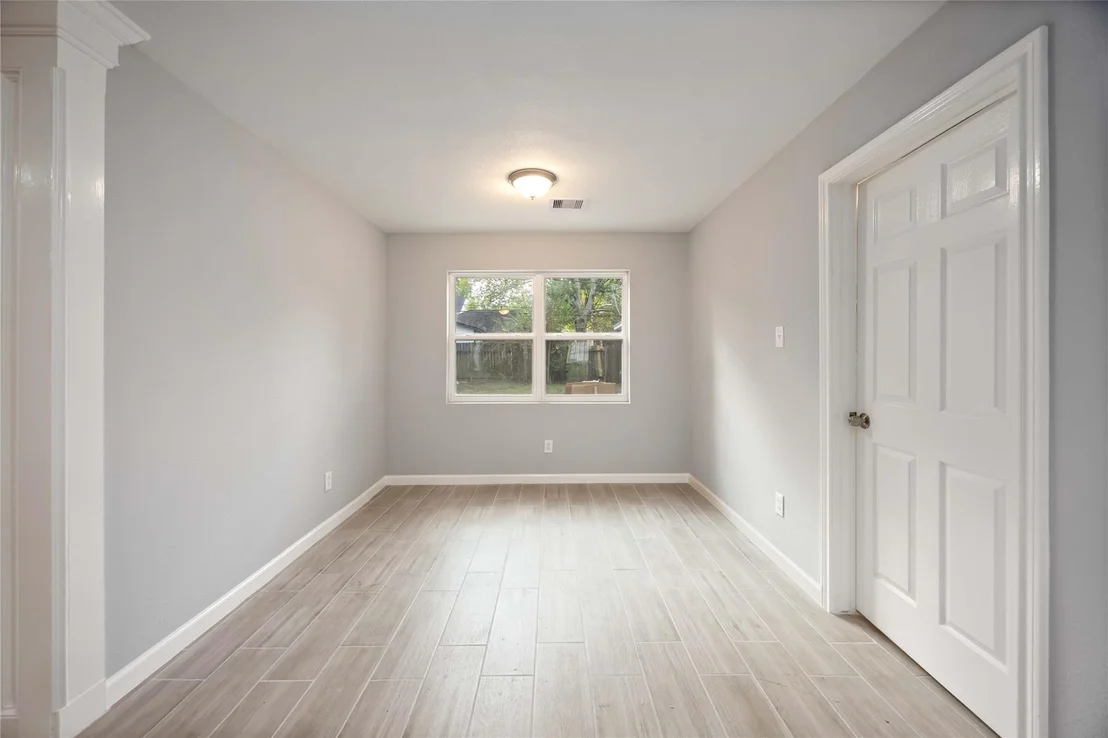 Photo of 3823 Fernglade Dr