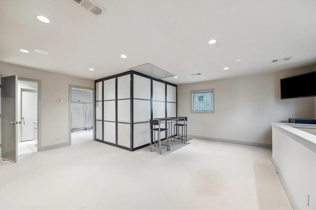 Photo of 2949 Chevy Chase Drive