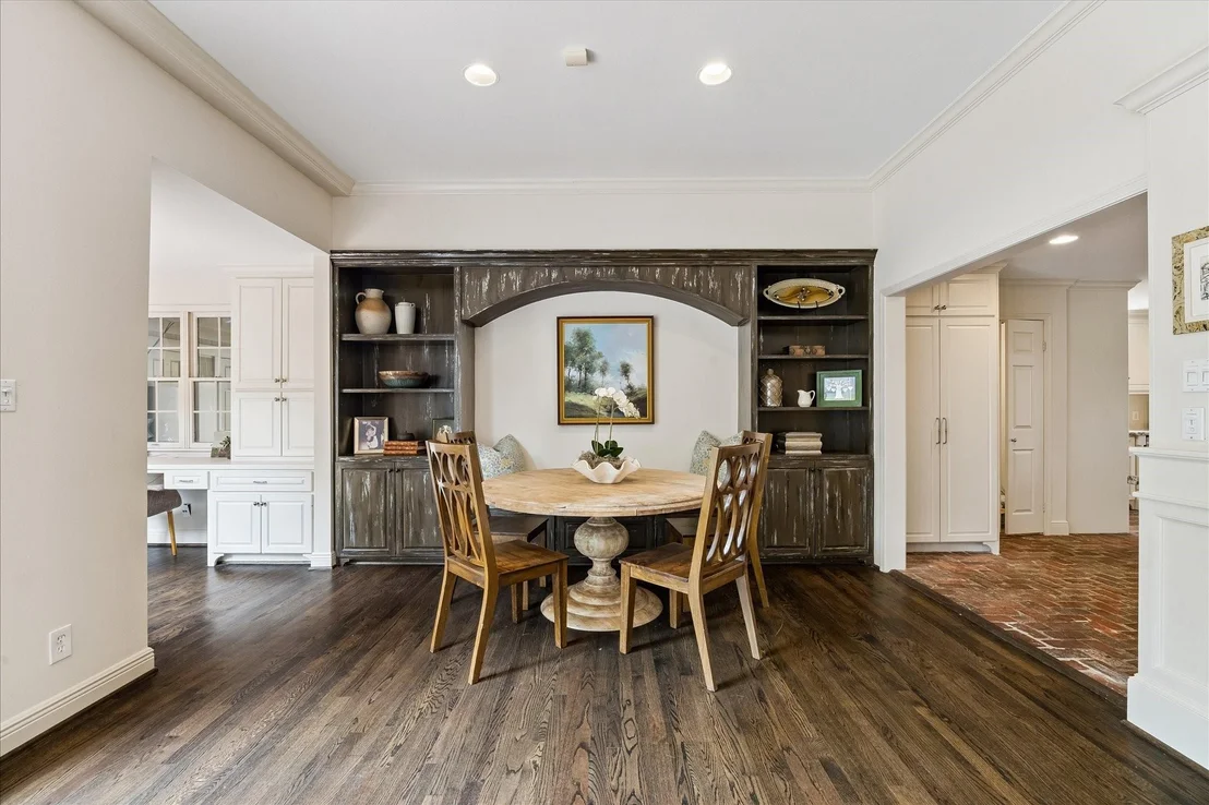 Photo of 6143 Chevy Chase Drive