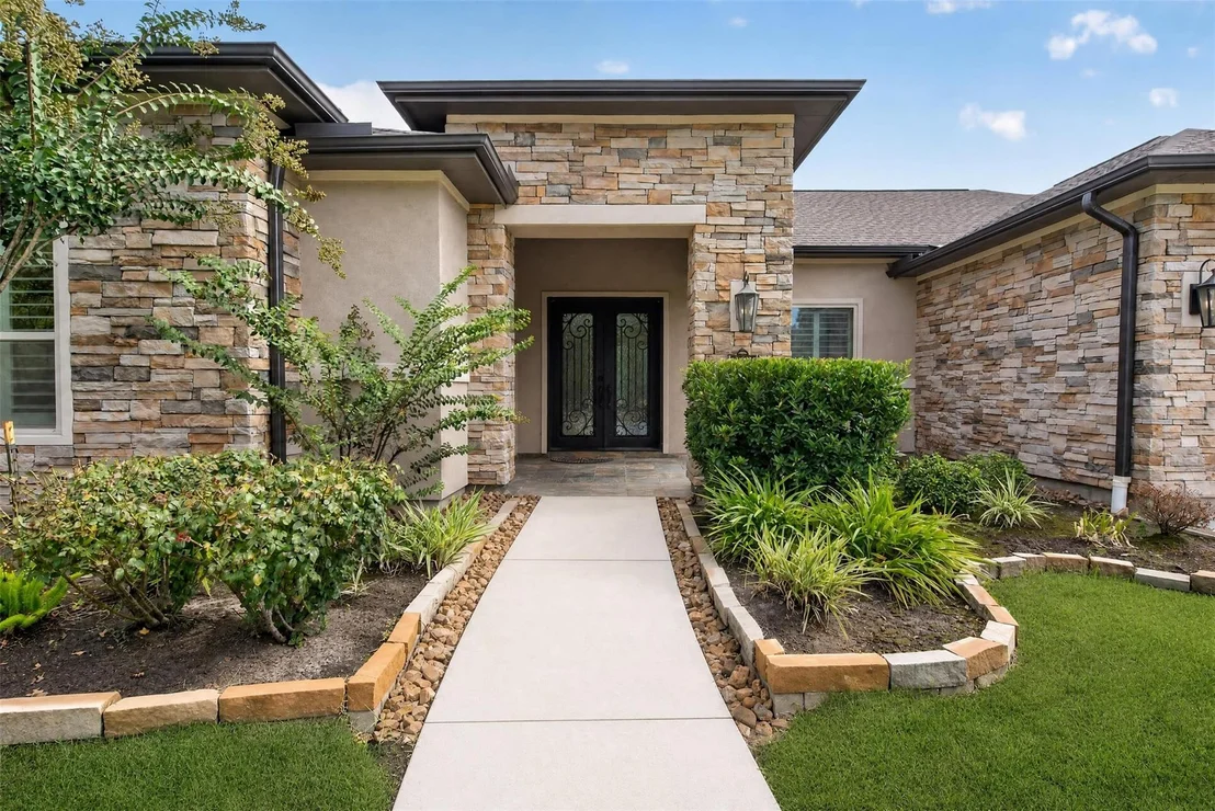 Photo of 31424 Creekside Oaks Lane