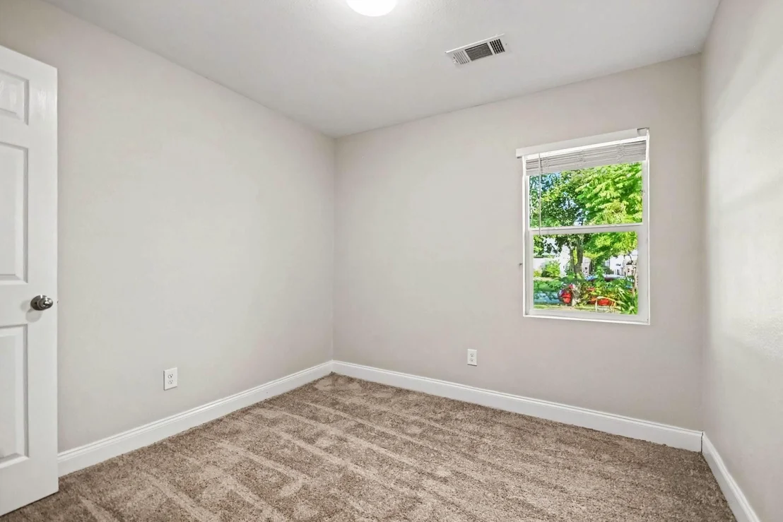 Photo of 7346 Okinawa Road