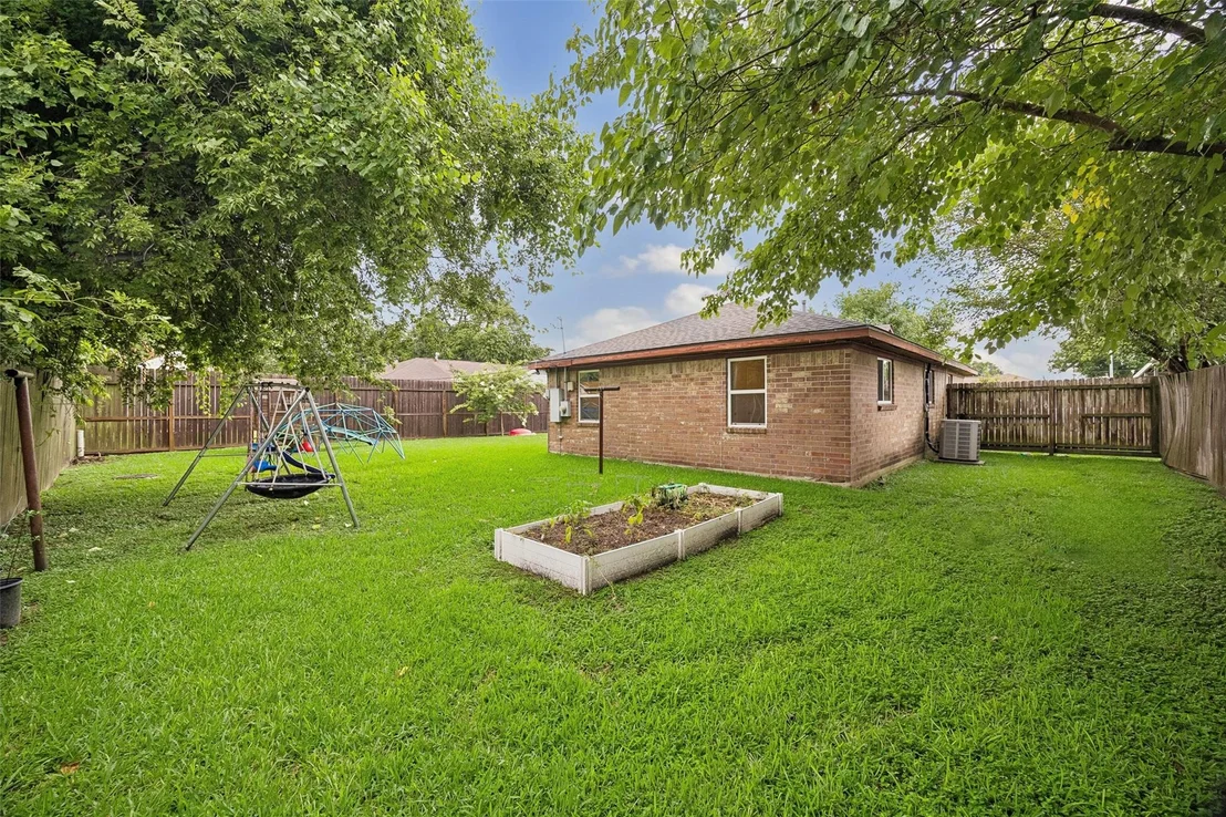 Photo of 1122 Sunny Drive