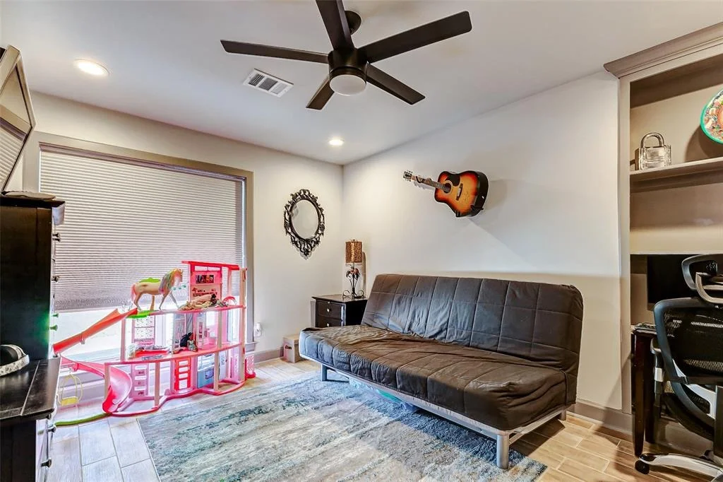 Photo of 5939 Benning Drive