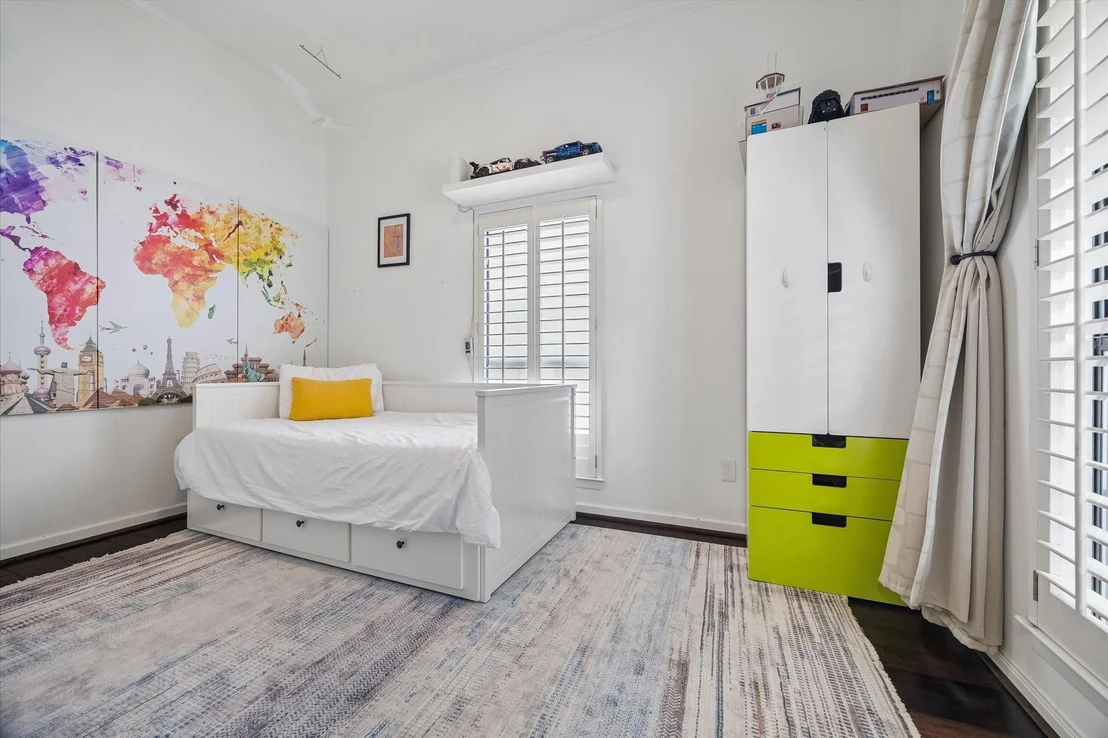 Photo of 4209 Sunset Boulevard