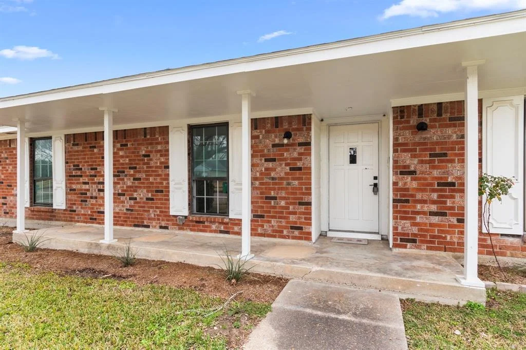 Photo of 600 Pinebrook Lane