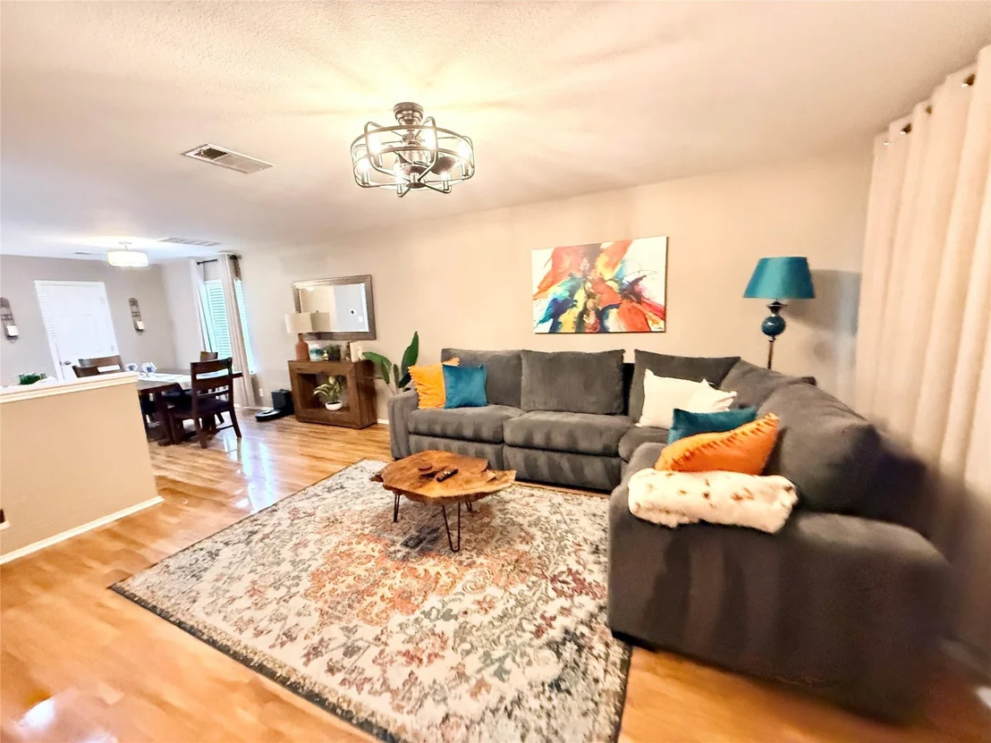 Photo of 504 Rolling Oak Drive