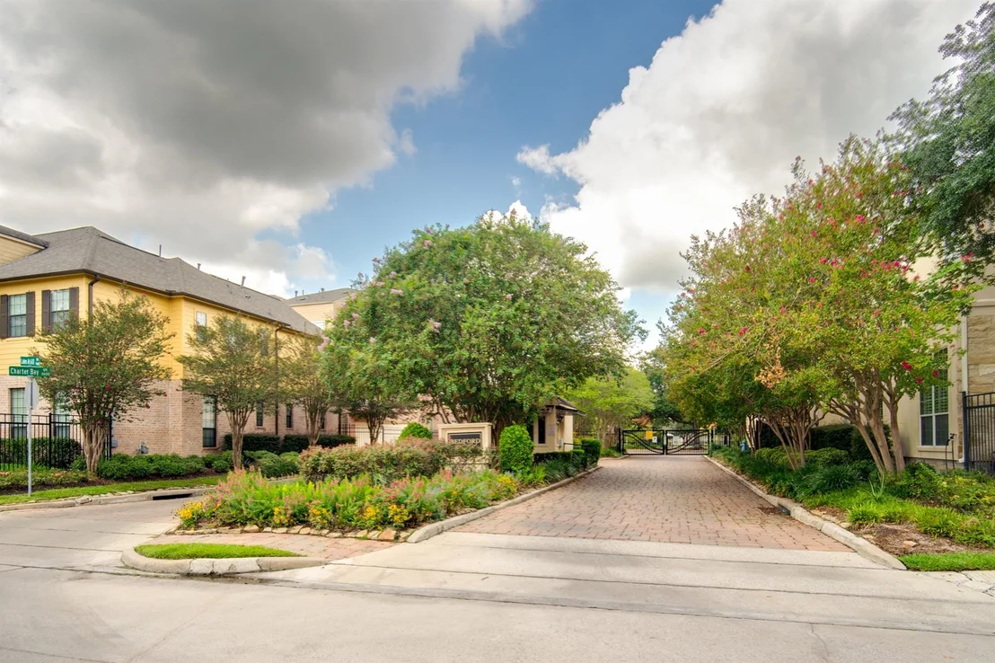Photo of 9147 Lago Crest Drive