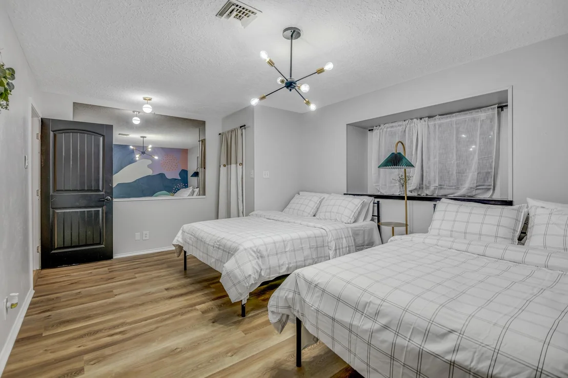 Photo of 2608 Grape Lane