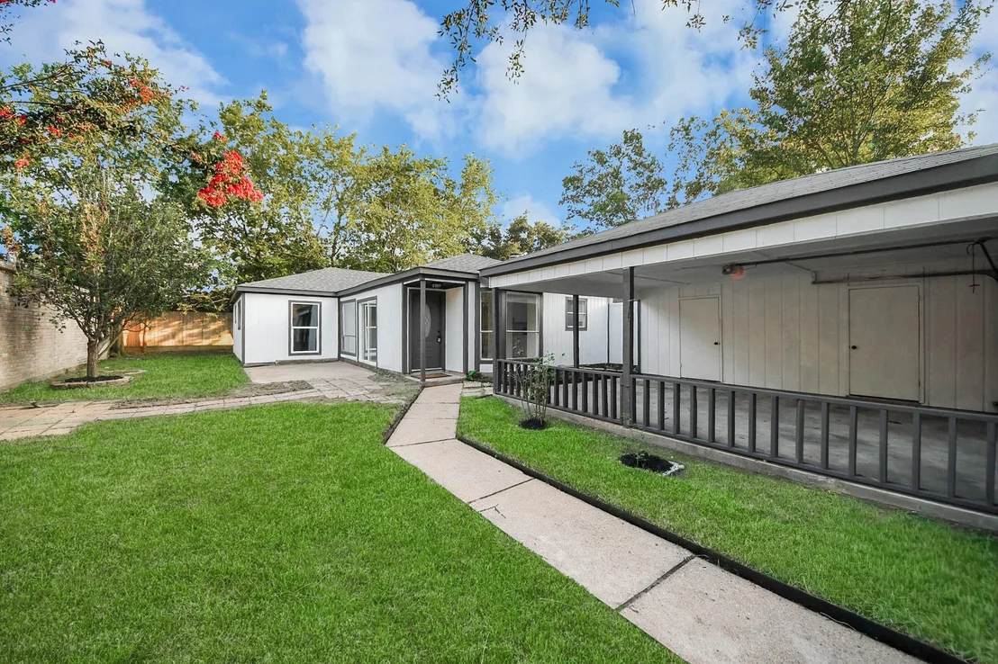 Photo of 10915 Berry Tree Drive