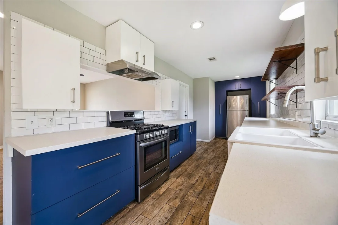 Photo of 5042 Viking Drive