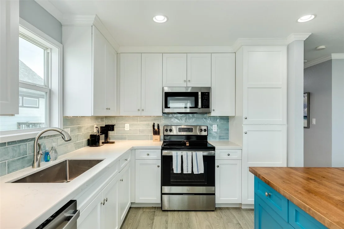 Photo of 1741 Bluewater Highway
