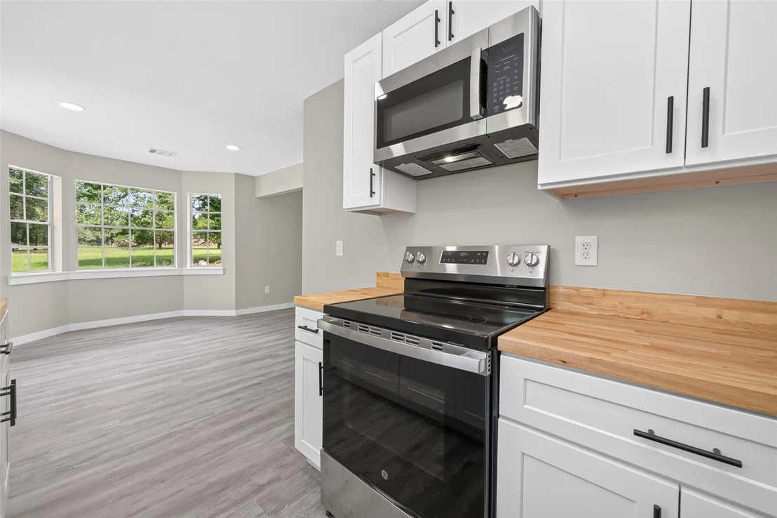 Photo of 1241 Moody Road