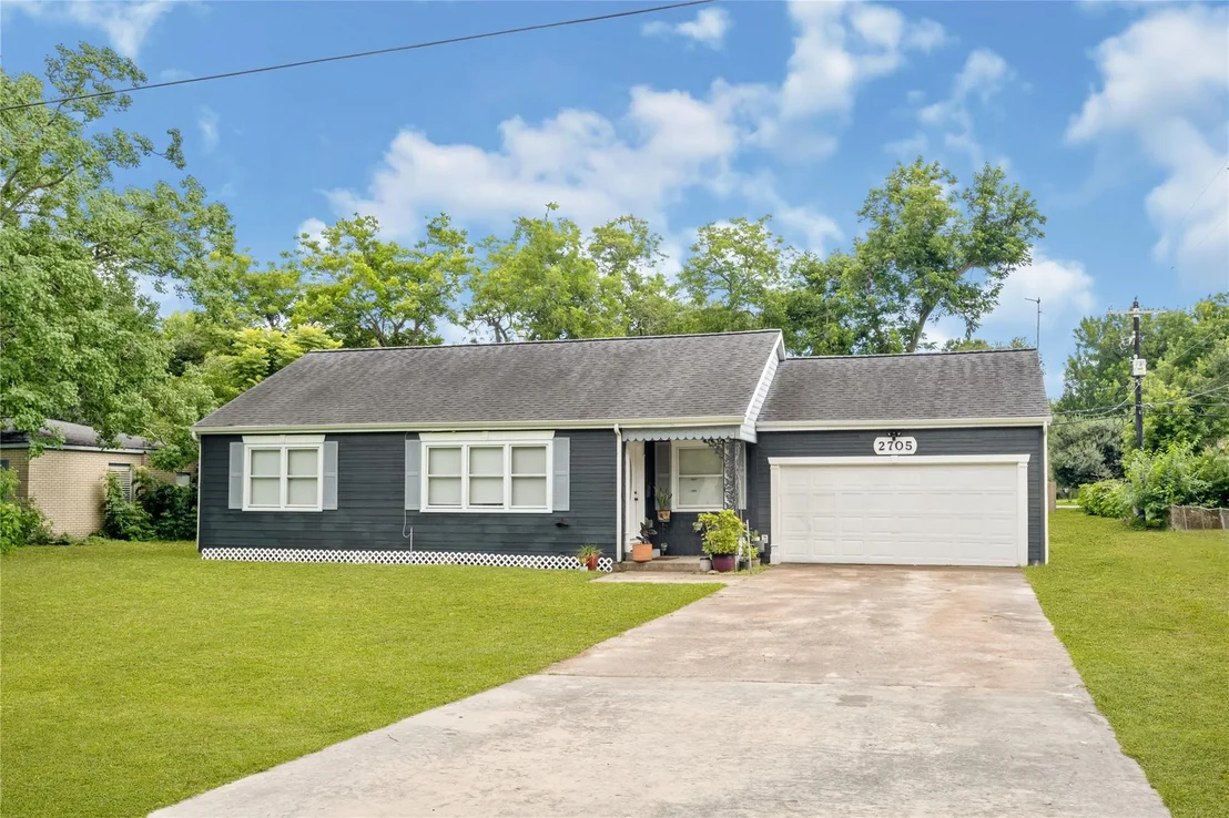 Photo of 2705 Cedar Drive