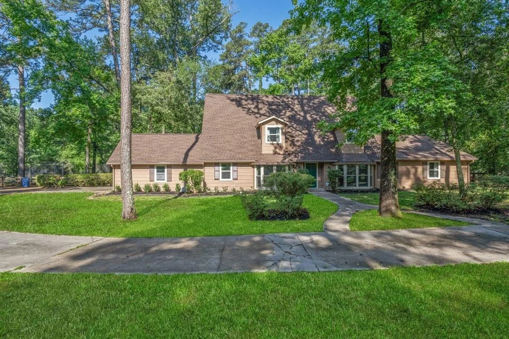 Photo of 15520 Bedford Lane