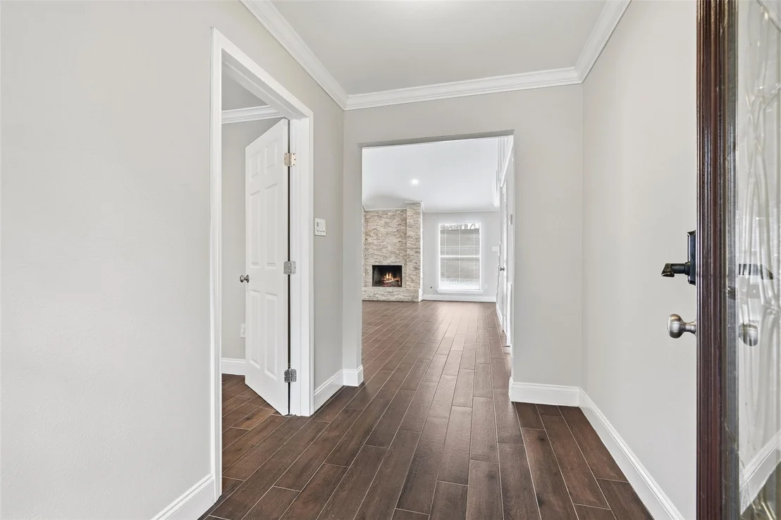 Photo of 903 Crossroads Drive