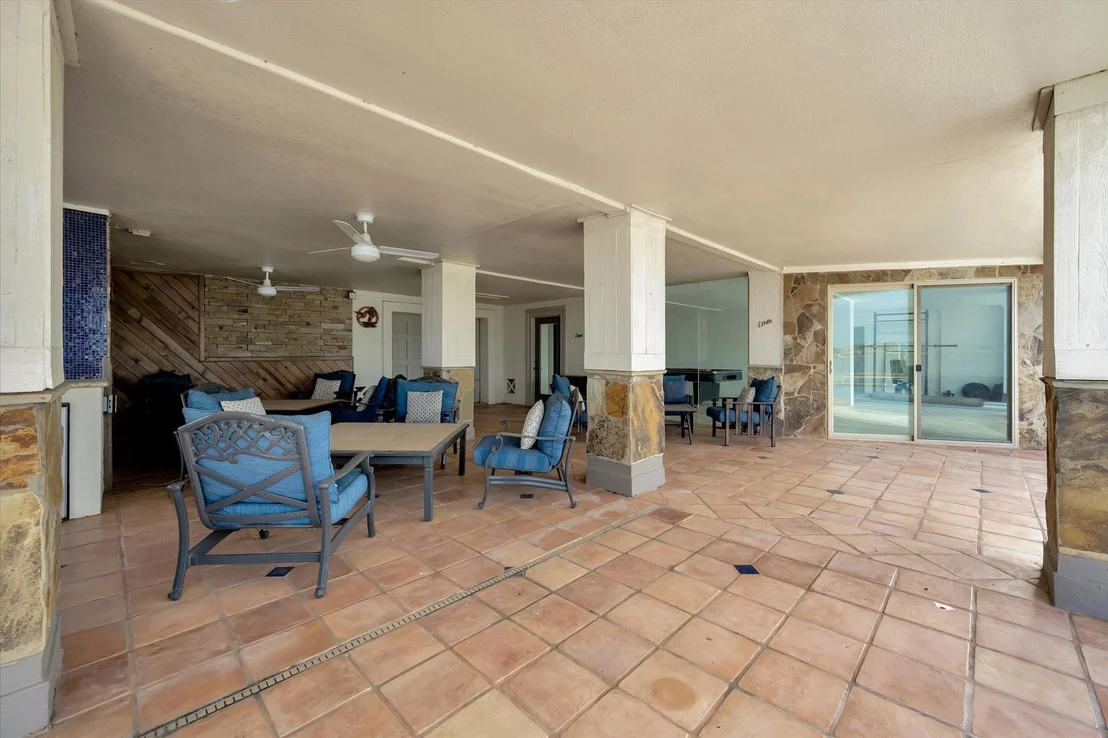 Photo of 2240 Marina Way