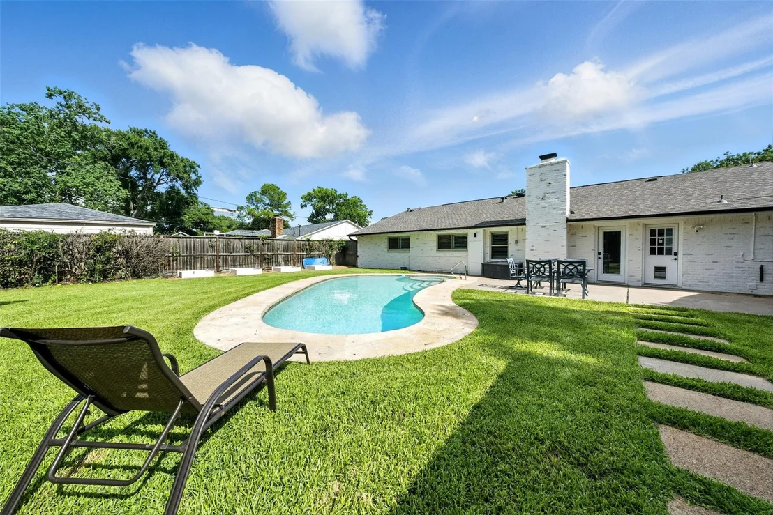 Photo of 10718 Chevy Chase Drive