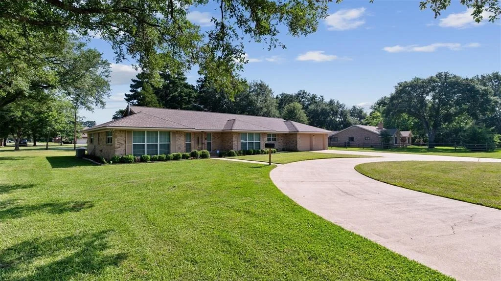 Photo of 534 W Hufsmith Road