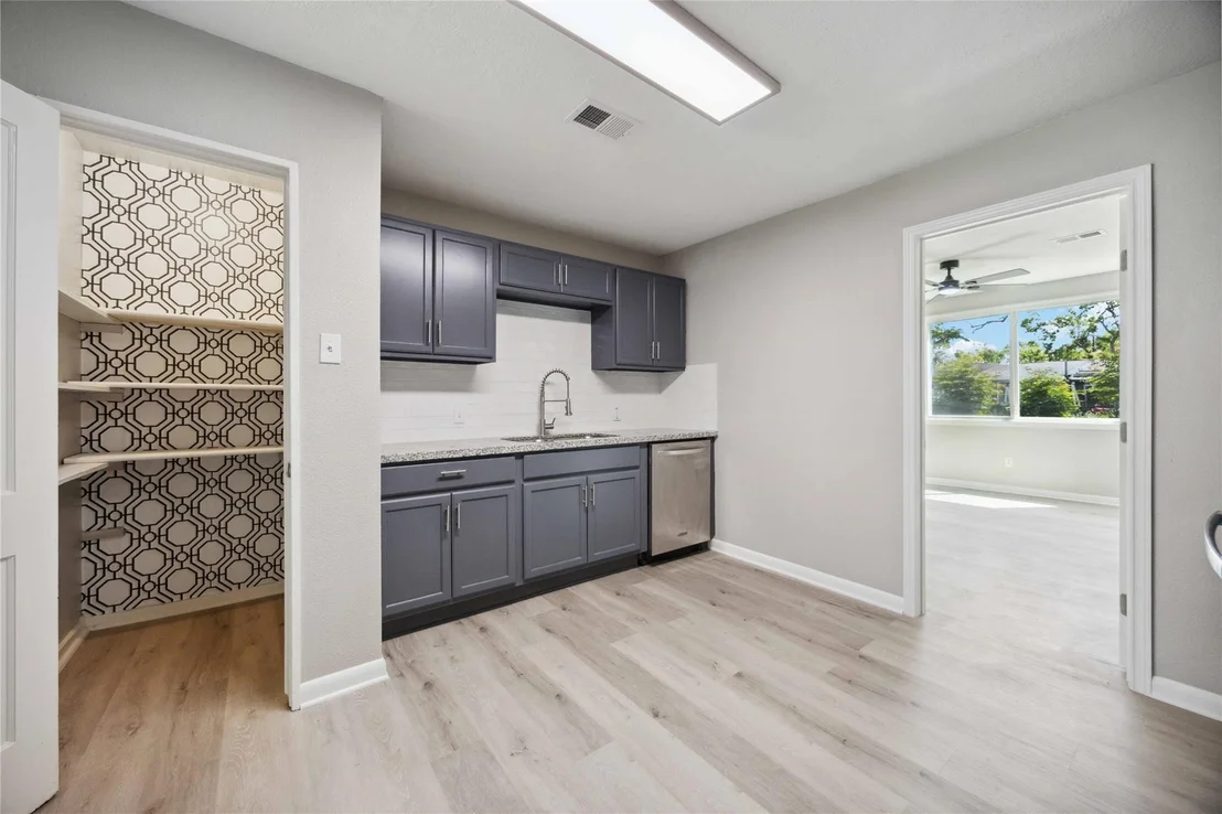 Photo of 5206 Willow Glen Drive