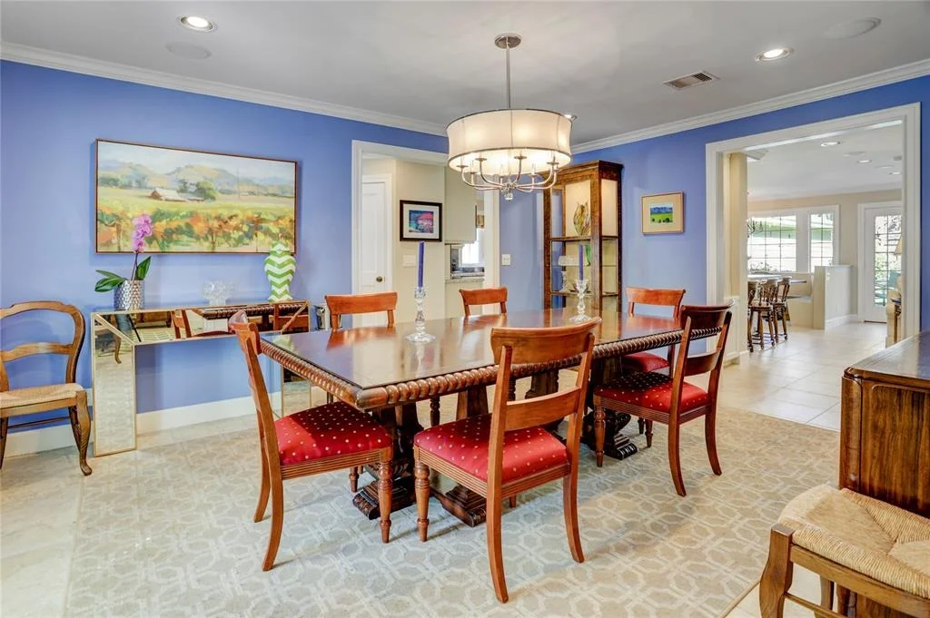 Photo of 802 W Forest Drive