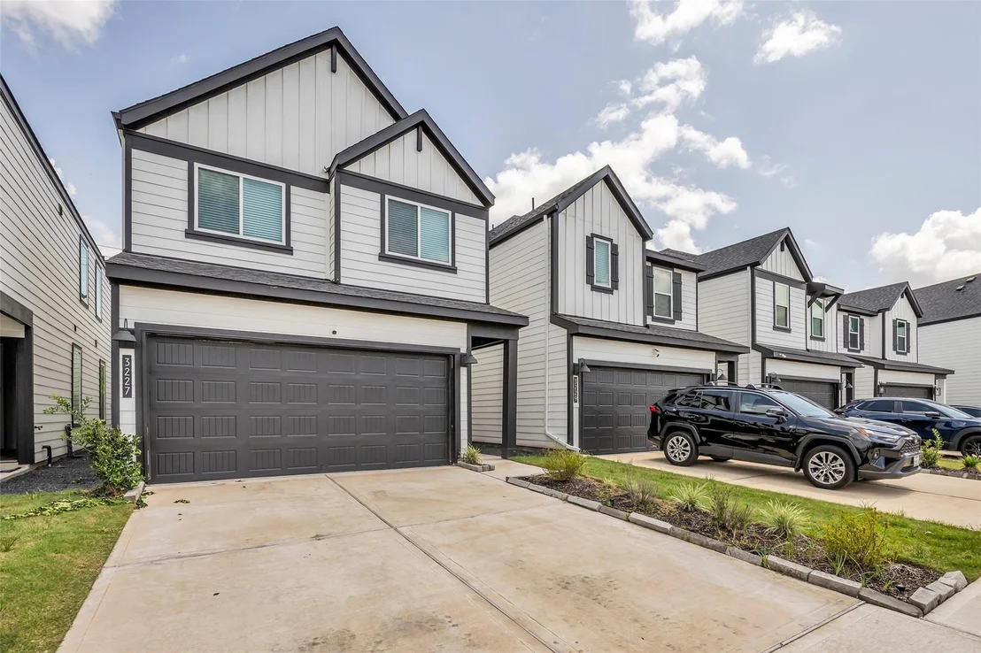 Photo of 3227 Creston Gate Drive