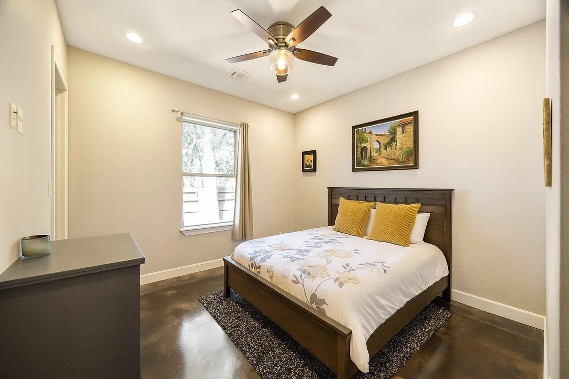 Photo of 12122 Hawthorne Drive