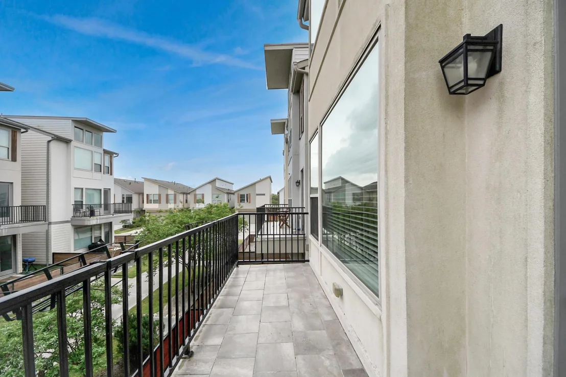 Photo of 18527 Centro Row