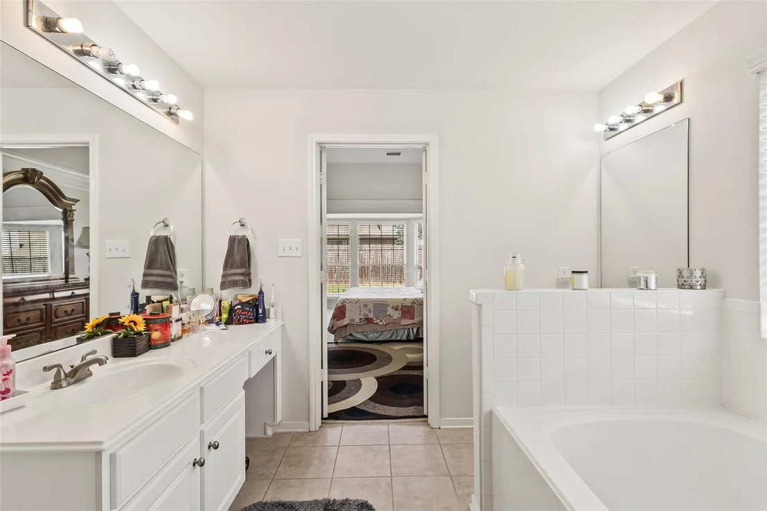 Photo of 427 Pinewood Ridge Drive