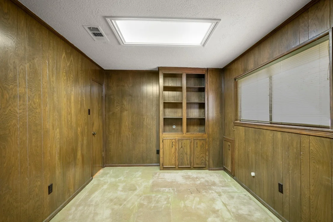 Photo of 17214 Hill View Lane