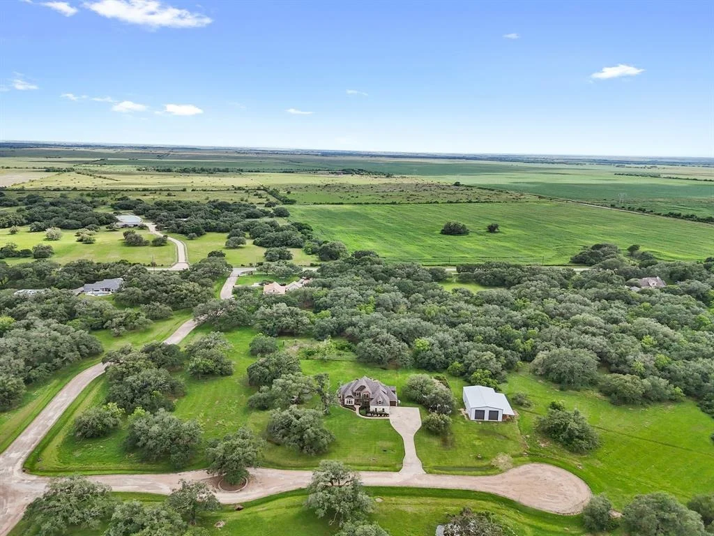 Photo of 44 Center Tree Drive