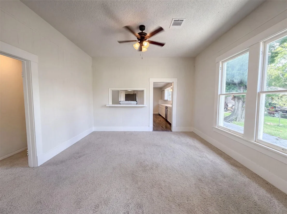 Photo of 714 Bolling Lane