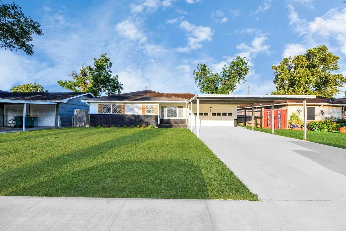 Photo of 1812 Locklaine Drive