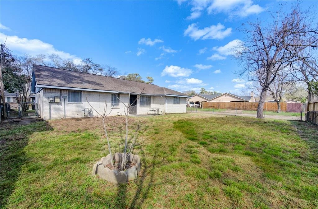 Photo of 6403 Oaknut Drive