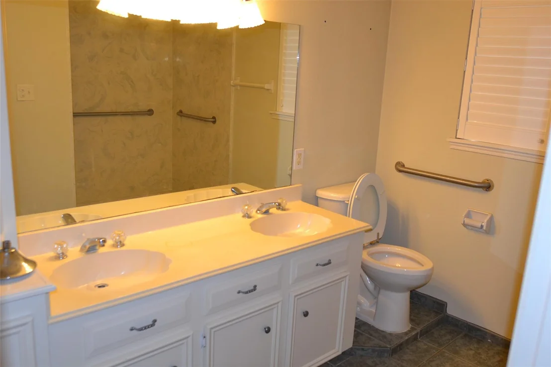 Photo of 1223 Longledge Drive