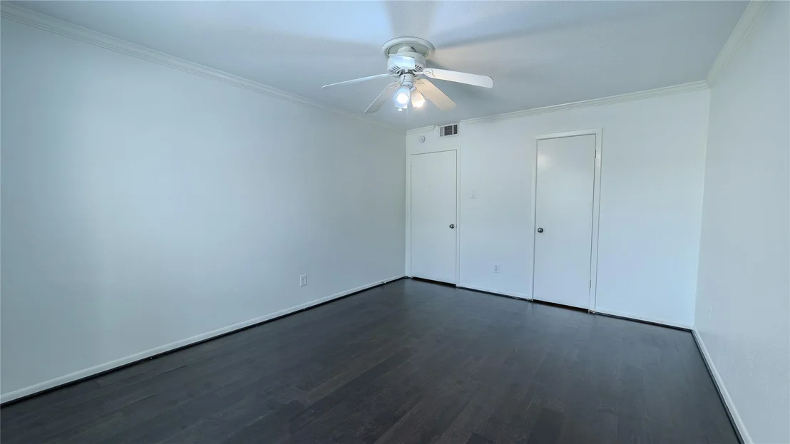 Photo of Unit 103 at 7575 Katy Freeway