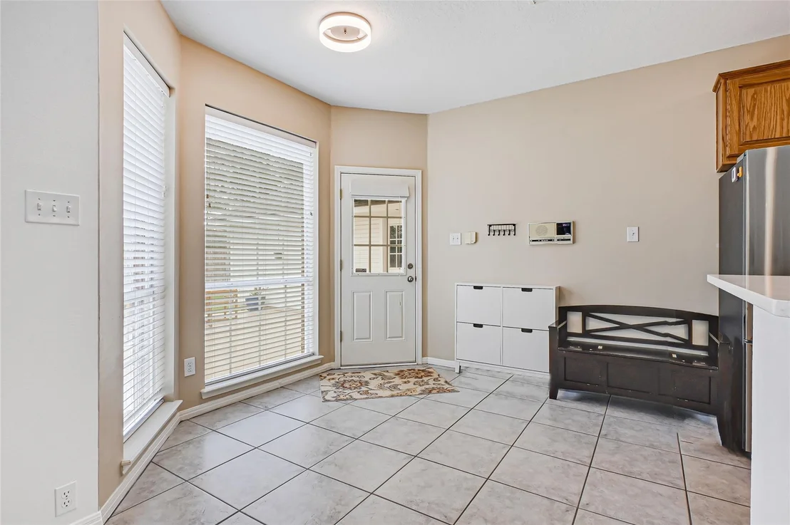 Photo of 1302 Blackthorne Drive